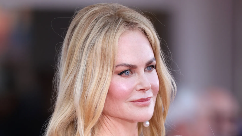 Nicole Kidman arrossisce parlando di orgasmi: la star si racconta in Babygirl